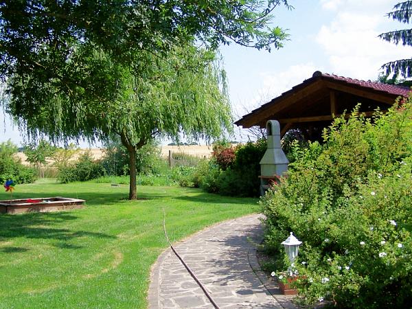 Au&szlig;enanlage der Ferienwohnung: Natur pur, Entspannung im Gr&uuml;nen
