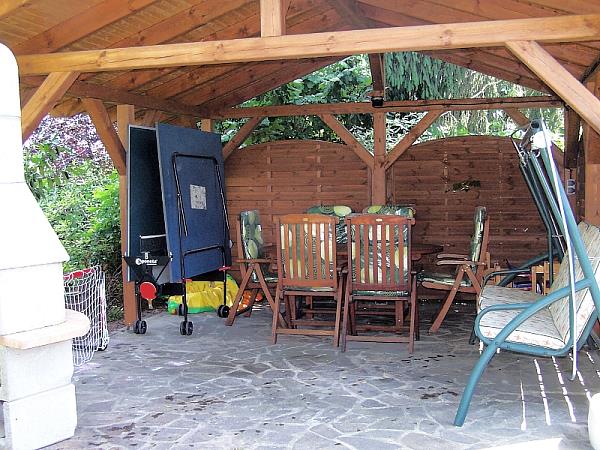 Au&szlig;enanlage der Ferienwohnung: Natur pur, Entspannung im Gr&uuml;nen